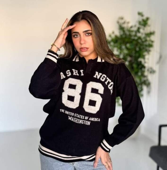 43970b67-f286-4d78-9a01-a9081e967a1e 86 knit sweater - Image 1