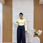 Plain Wide-Leg Pants with Crease