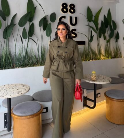 Gabardine Suit with 8 Buttons